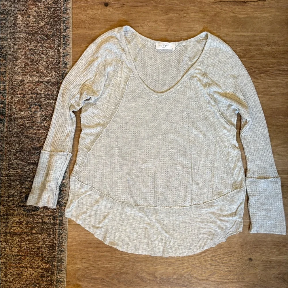 Pink Lily Light Gray Scoop Neck Ribbed Long Sleeve Top - Picture 1 of 5